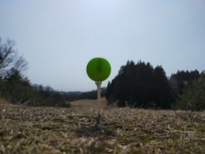 緑色のゴルフボールの弾道の見やすさ
